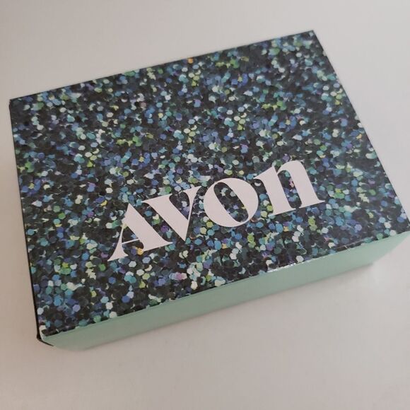 Holiday Cheer Stretch Braclet with JOY Charm - Picture 4 of 5